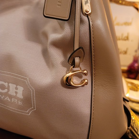 Coach - Picture 2 of 12